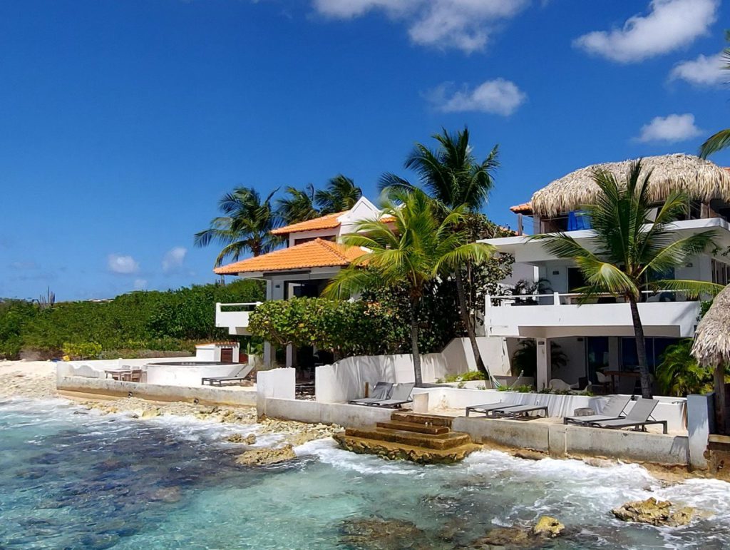 For sale: an outstanding investment opportunity on Bonaire - 4 Luxury Oceanfront Boutique Apartments